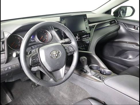Used 2023 Toyota Camry XSE FWD image 6