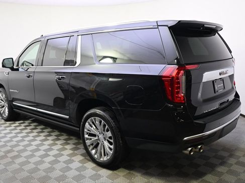 Used 2022 GMC Yukon XL Denali image 3