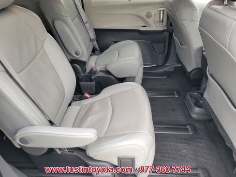 Certified 2023 Toyota Sienna Limited image 16