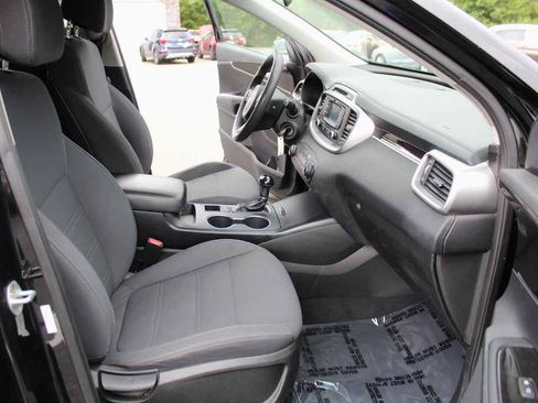 Used 2017 Kia Sorento AWD image 32