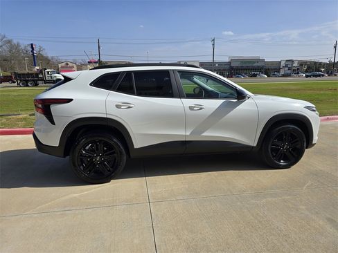 Used 2025 Chevrolet Trax ACTIV w/ Driver Confidence Package image 6