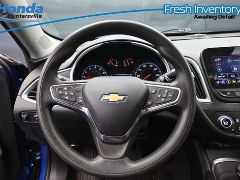 Used 2023 Chevrolet Malibu LT FWD image 24