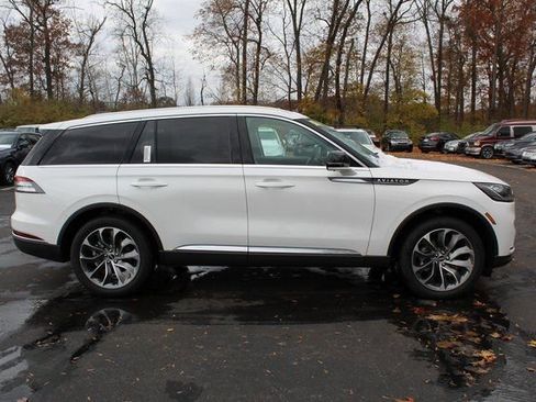 New 2026 Lincoln Aviator Reserve image 2