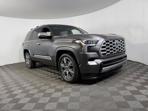 Used 2024 Toyota Sequoia Capstone AWD/4WD image 5