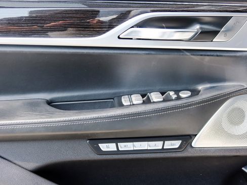Used 2016 BMW 750i xDrive AWD/4WD image 11