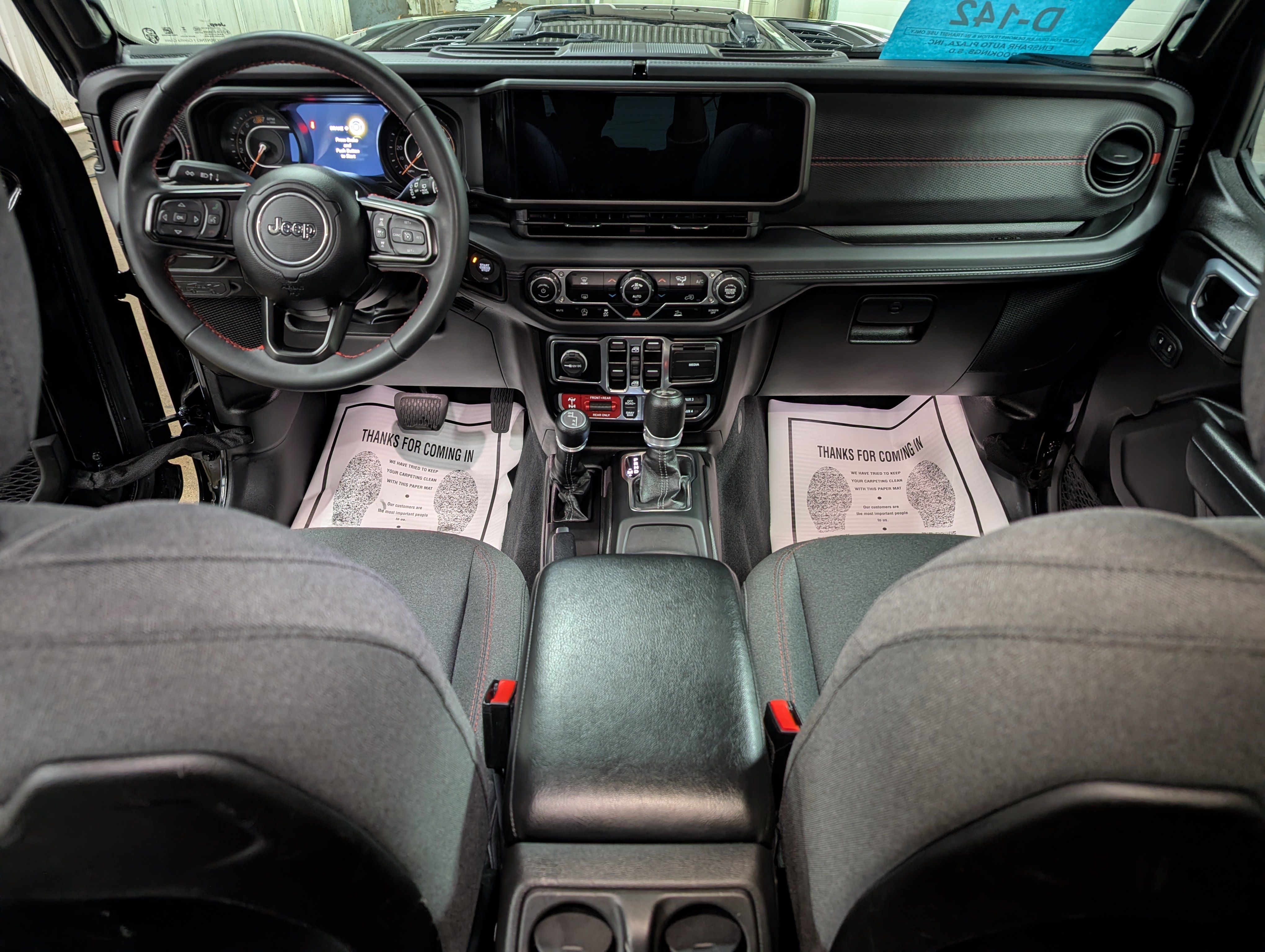 Used 2024 Jeep Wrangler Unlimited Rubicon AWD/4WD image 8