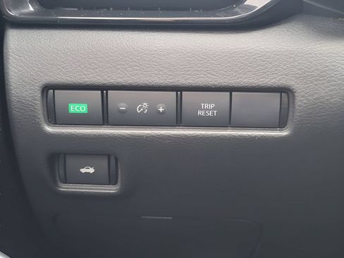 Used 2024 Nissan Sentra SV w/ All-Weather Package FWD image 25