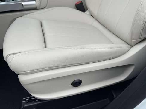 Used 2025 Mercedes-Benz GLB 250 image 15