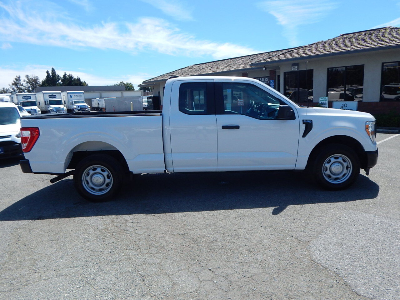 Used 2022 Ford F150 XL w/ Equipment Group 101A High RWD image 9