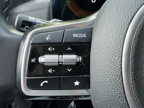 Used 2026 Kia Carnival EX FWD image 23