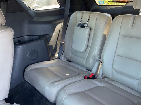 Used 2015 Ford Explorer XLT w/ Equipment Group 202B image 23