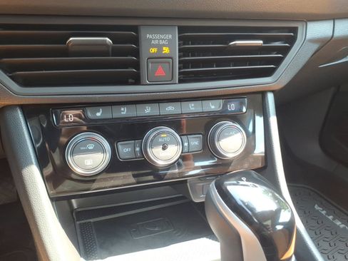 Certified 2024 Volkswagen Jetta SEL FWD image 22