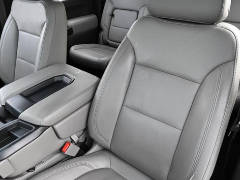 Used 2020 Chevrolet Silverado 1500 LT w/ Texas Edition image 10