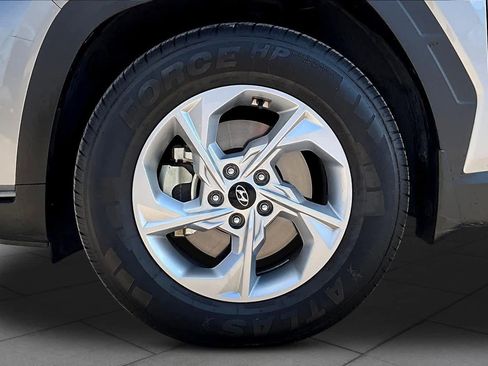 Used 2023 Hyundai Tucson SE image 10