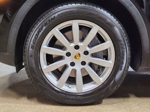 Used 2019 Porsche Cayenne image 26
