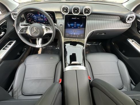 Used 2025 Mercedes-Benz GLC 300 4MATIC image 13