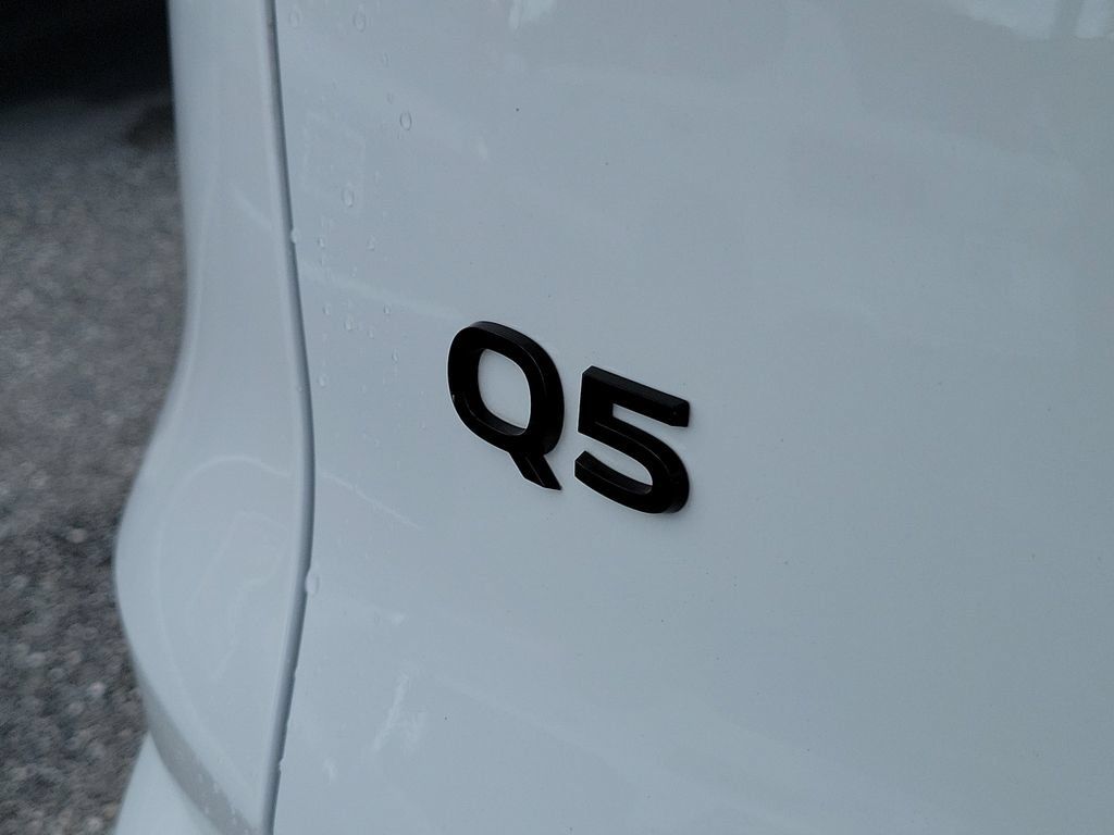 Certified 2025 Audi Q5 Premium w/ Convenience Package AWD/4WD image 5