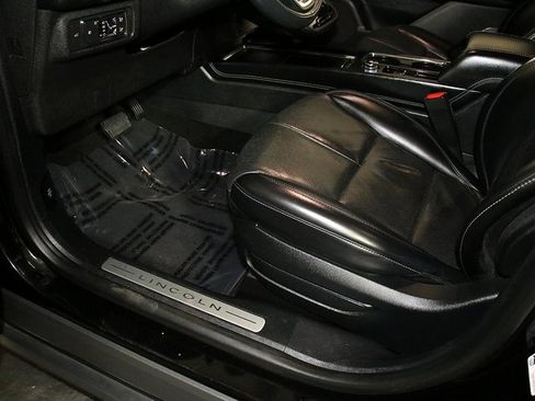 Used 2021 Lincoln Corsair Reserve w/ Equipment Group 201A image 25