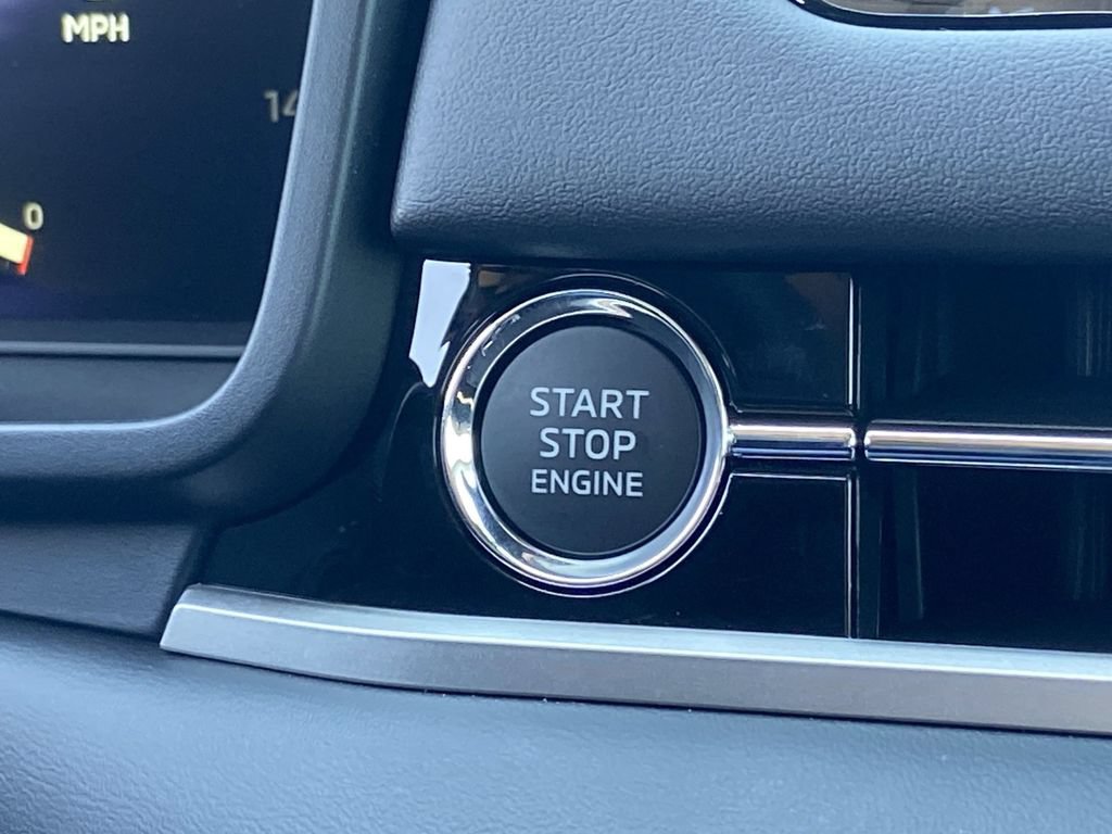 New 2026 Mitsubishi Outlander SE FWD image 13