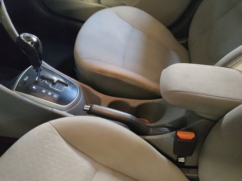 Used 2014 Hyundai Accent SE w/ Option Group 3 image 26