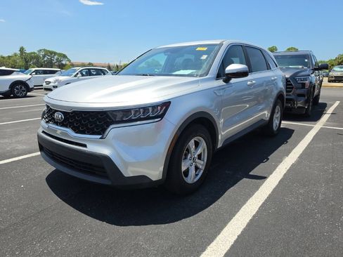 Certified 2021 Kia Sorento LX FWD image 5