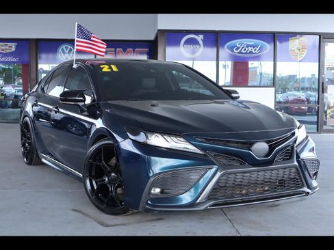 Used 2021 Toyota Camry XSE image 1