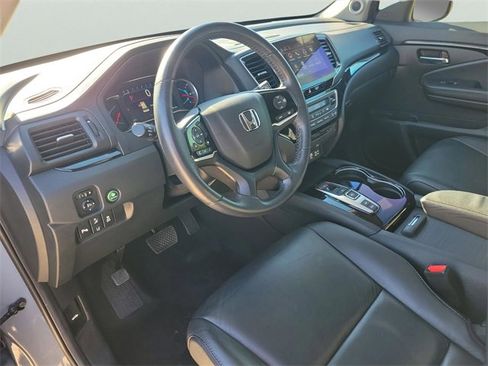 Used 2022 Honda Pilot Touring image 16
