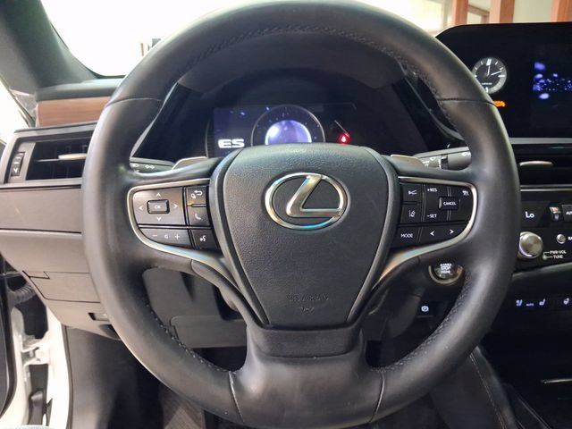 Used 2024 Lexus ES 350 w/ Premium Package FWD image 16