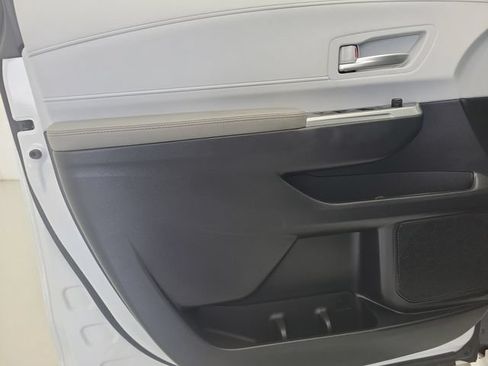 Used 2025 Toyota Sienna XLE FWD image 22