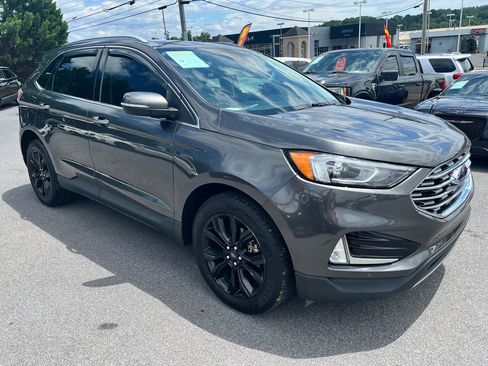Used 2020 Ford Edge Titanium FWD image 3