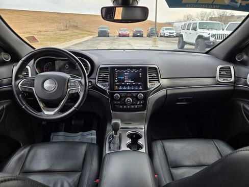 Used 2020 Jeep Grand Cherokee Limited w/ Trailer Tow Group IV image 17