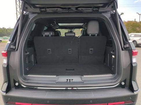 Used 2023 Lincoln Navigator Reserve AWD/4WD image 33