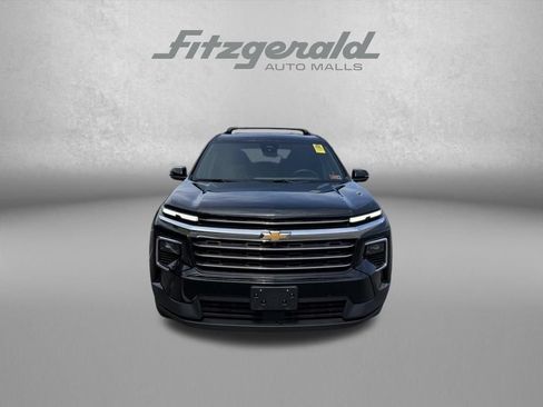 Used 2025 Chevrolet Traverse LT w/ LPO, Floor Liner Package FWD image 2