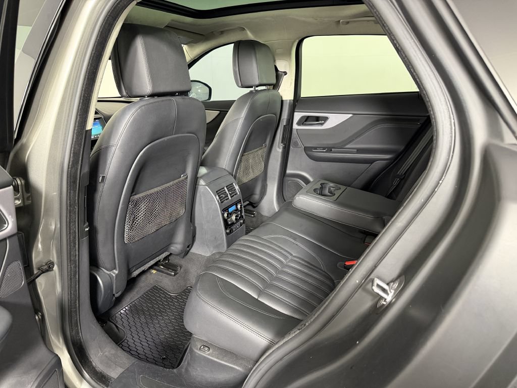 Used 2019 Jaguar F-PACE Portfolio AWD/4WD image 18