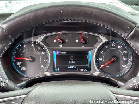 Used 2018 Chevrolet Equinox Premier FWD image 17