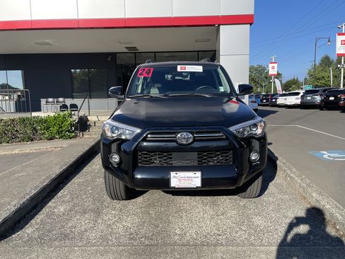 Certified 2024 Toyota 4Runner SR5 Premium w/ Moonroof Package AWD/4WD image 2