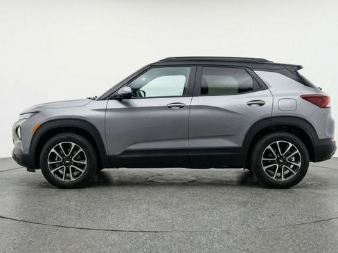 Used 2025 Chevrolet TrailBlazer LT FWD image 5