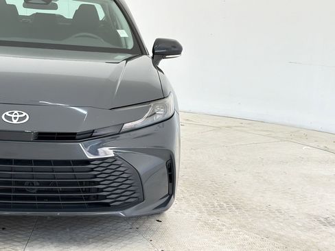 Used 2025 Toyota Camry LE FWD image 18