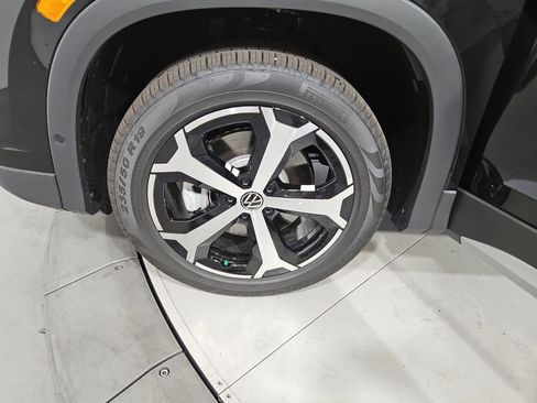 New 2026 Volkswagen Tiguan SE AWD/4WD image 25