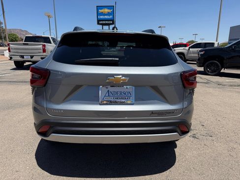 New 2026 Chevrolet Trax LT w/ LT Convenience Package FWD image 7
