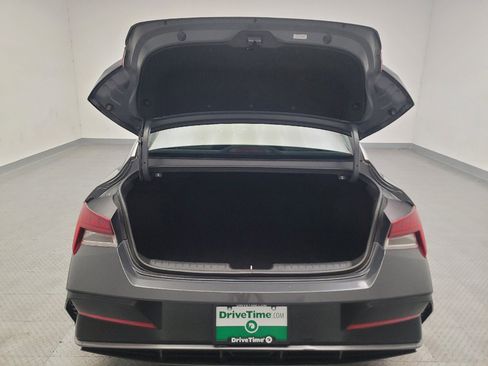 Used 2025 Hyundai Elantra SEL FWD image 29