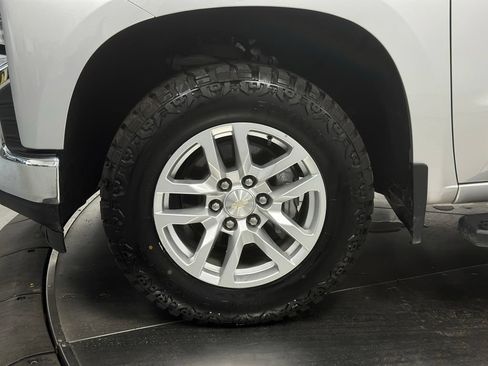 Used 2022 Chevrolet Silverado 1500 LT w/ Z71 Off-Road Package AWD/4WD image 24