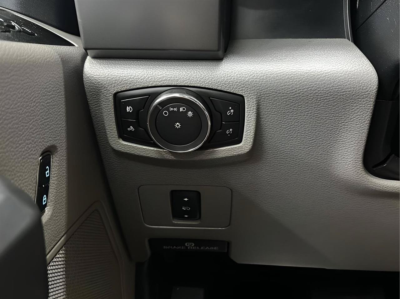 Used 2017 Ford F250 XLT w/ XLT Value Package AWD/4WD image 16