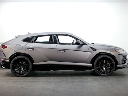 Used 2019 Lamborghini Urus image 5