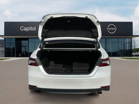 Used 2021 Toyota Camry XLE image 9