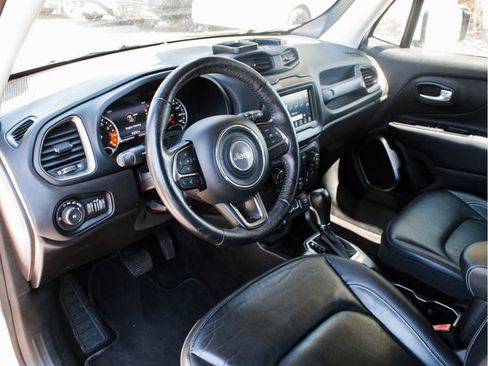 Used 2018 Jeep Renegade Limited w/ Safety & Security Group AWD/4WD image 8