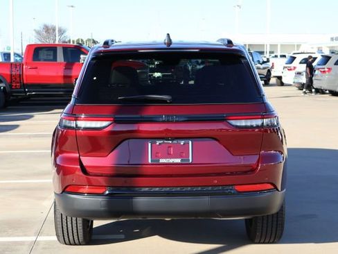 New 2025 Jeep Grand Cherokee Altitude image 6