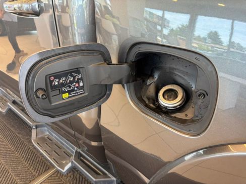 Used 2021 RAM 1500 Laramie AWD/4WD image 27