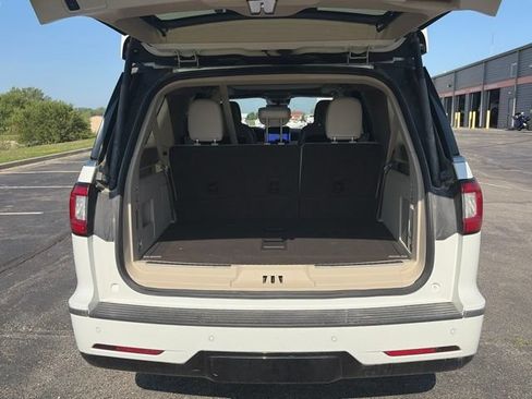 Used 2020 Lincoln Navigator L Reserve w/ Luxury Package AWD/4WD image 5