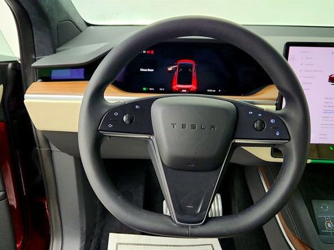 Used 2024 Tesla Model X image 12